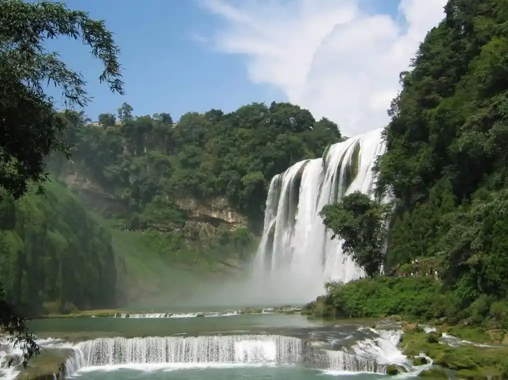 黄果树瀑布是中国贵州省一个著名的旅游 - 抖音