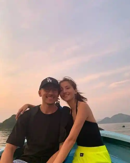 吴千语甜蜜庆生炸裂网络与施伯雄的度假照尽显夫妻档的超甜模式