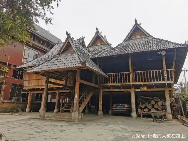 西双版纳古村落傣族园