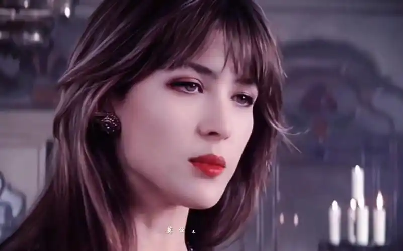 苏菲玛索惊艳了法兰西世界