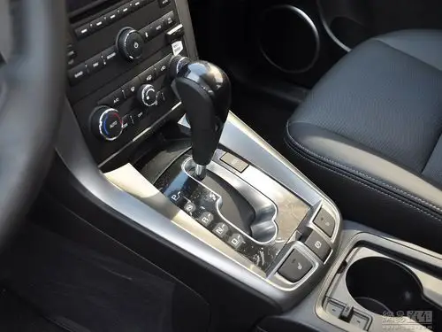 雪佛兰科帕奇 2014款 2.4at四驱旗舰版(7座)--排挡杆整体 / 155