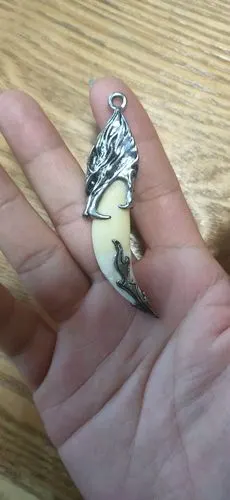 真正的狼牙,用途不必多说.懂货的来