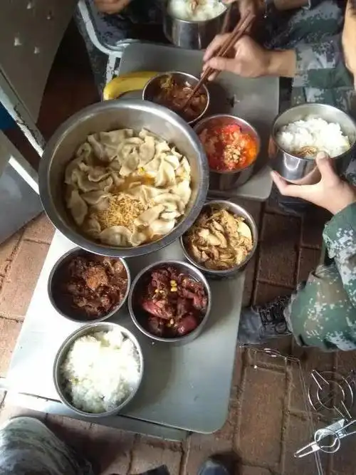 解放军的三餐都没有咖啡作为饮料是真的吗?