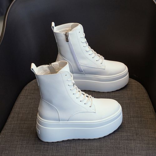 白色马丁靴女冬季加绒短靴子2021年新款厚底英伦风休闲松糕底显瘦