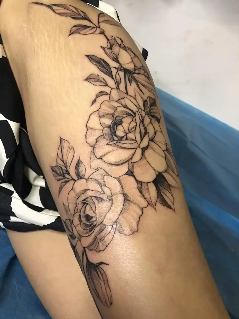 素花女孩腿部纹身沈阳一个人纹身阿祖#纹身刺青 #原创设计 #