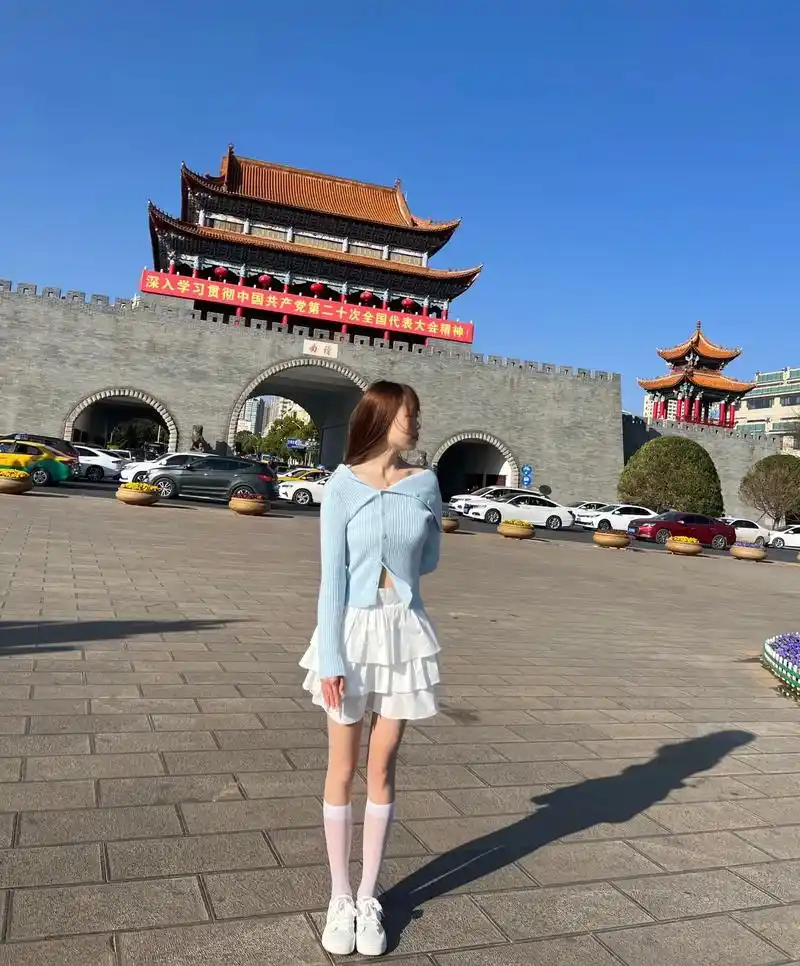 这里是我们大曲靖的南城门 如果你喜欢我 我一定带你来逛逛曲靖 - 抖