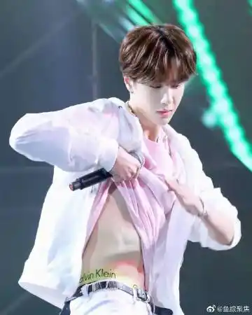 饰演《抉择》里"黄埔三杰"之首蒋先云,"帅"是容易做到的,而眼神里的