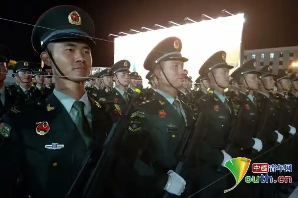 战略支援部队徒步方队受阅官兵王鹏淇排头兵是这样炼成的