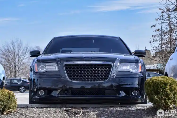 chrysler 300c srt8 2013