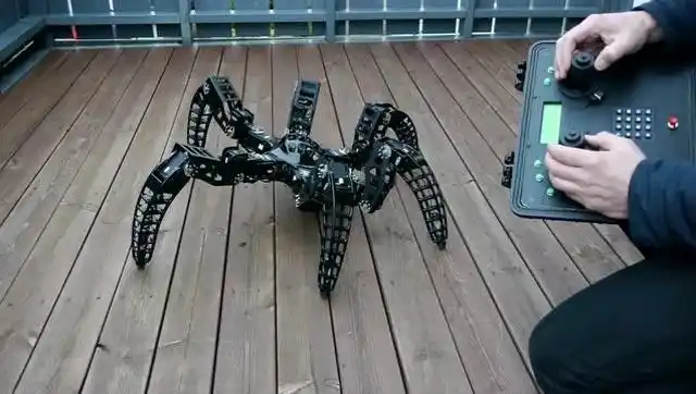 极其仿真的蜘蛛机器人,太恐怖了