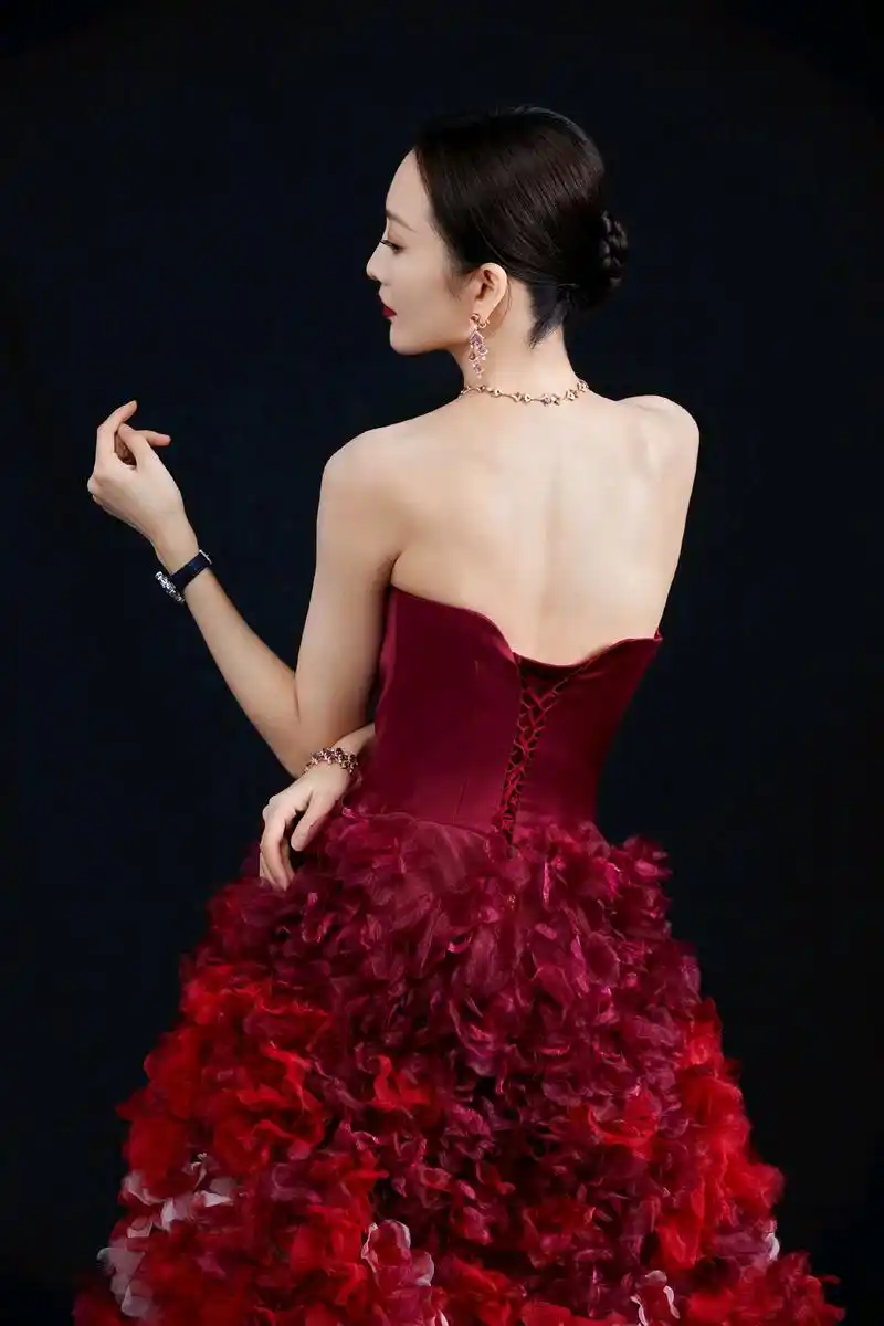 精美图集|王鸥优雅红裙晚礼服写真