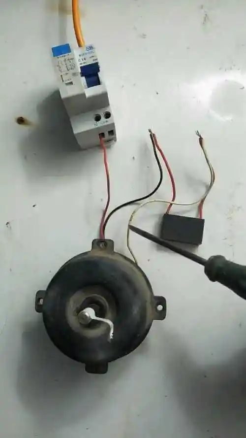 单项电机控制正反转接线方法电工必备知识看完这一幕涨知识