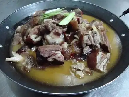 腊猪脚火锅