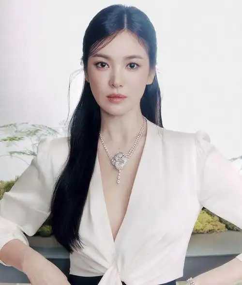 宋慧乔ins晒照 长发飘飘皮肤白皙插图2