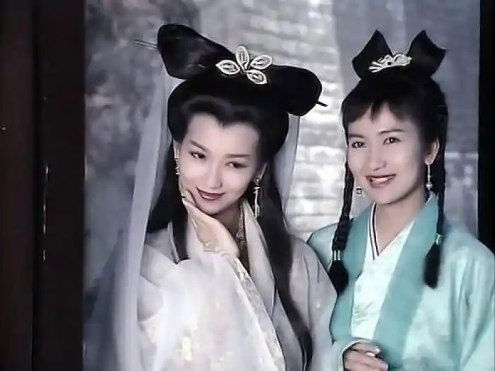 无数人的童年回忆《新白娘子传奇》里面,小青忠勇选择闭关修炼,以求