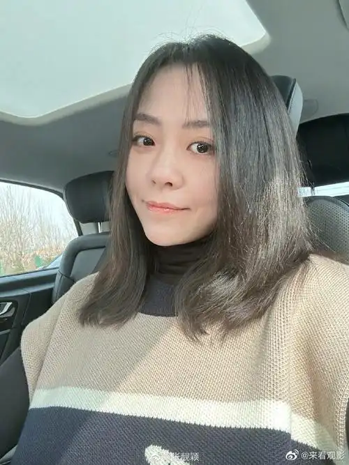 张靓颖车内自拍图##张靓颖怼脸自拍照