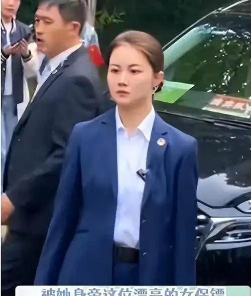 惊艳叙利亚第一夫人的美女保镖曝光网友热议