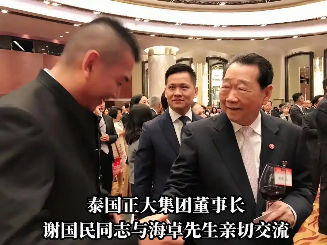 中国生物制药集团董事长谢炳同志与海卓先生亲切交流