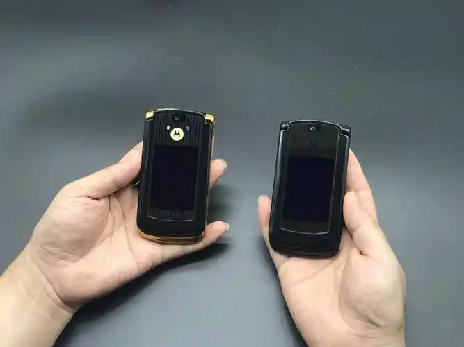 motorola/摩托罗拉 v8(512m)2g经典怀旧翻盖商务备用 黄金版 移动版