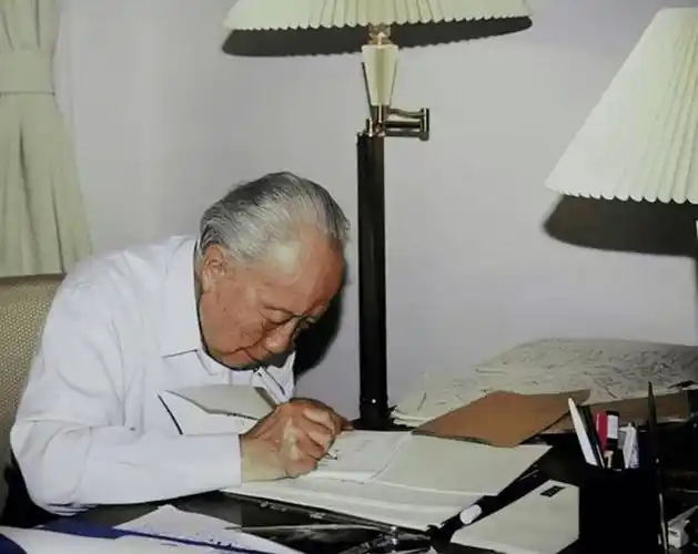 蒋英是他的女儿,后来成了钱学森的夫人.钱家得妻如此,又岂能不兴盛呢?