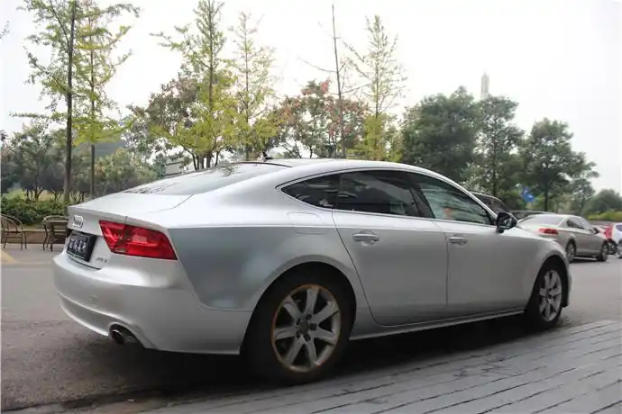 奥迪a7全车贴膜改色银色 长沙汽车改色膜电光金属膜