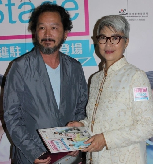 廖启智不烟酒患胃癌,妻子白发露面好憔悴,平静透露老公抗癌进展