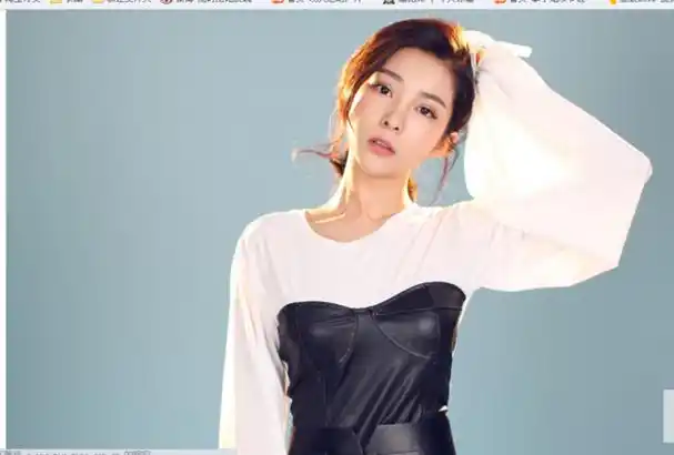 演员袁紫侨的一组最新写真大片曝光,镜头下的她身穿黑白两拼的皮质