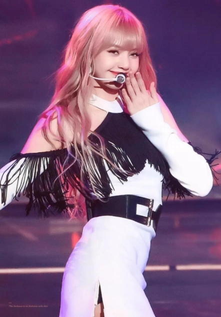 原创人间芭比lisa将来中国曾经的yg是多么骄傲如今也主动示好