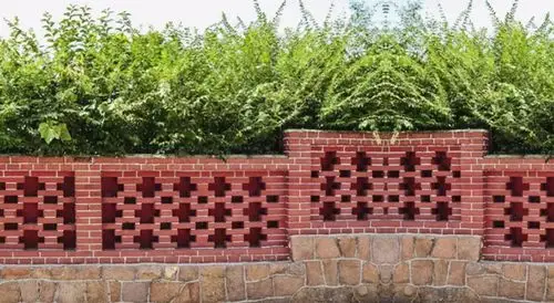 围墙建的有问题,家中的问题必不可少