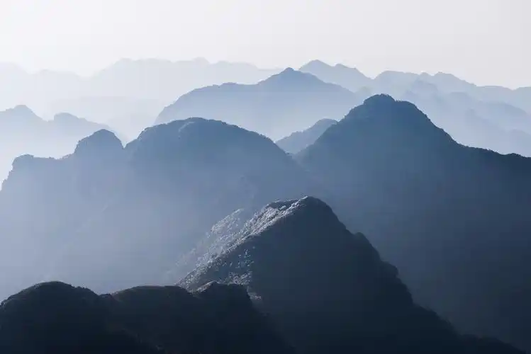 船底顶群山日出