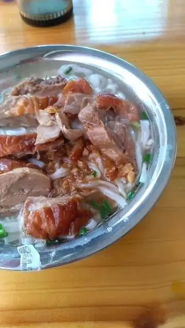 广西钦州的烧鸭粉,分量足,味道好… 6月前