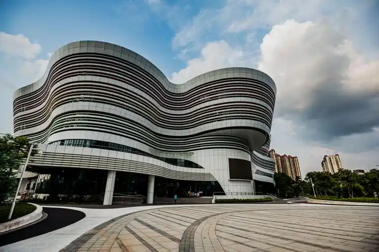 闲逛黄埔体育中心