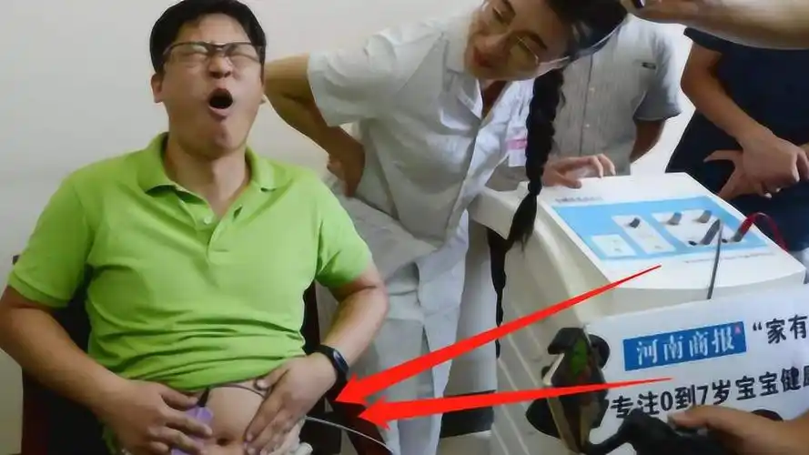 男人体验分娩医生直接开到十二级阵痛全程惨叫飙泪痛哭