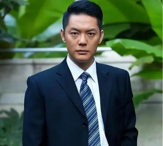 抛弃妻儿娶嫩模的傅程鹏,如今活成了一个"笑话",他何曾后悔?