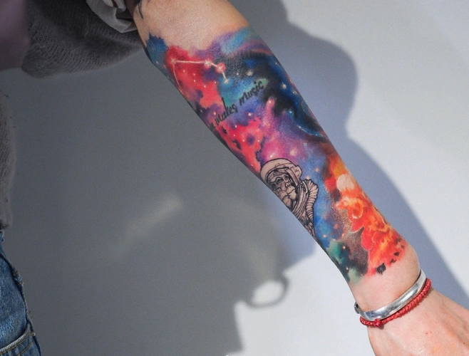宇宙星空主题包小臂纹身 好看的包小臂(4)