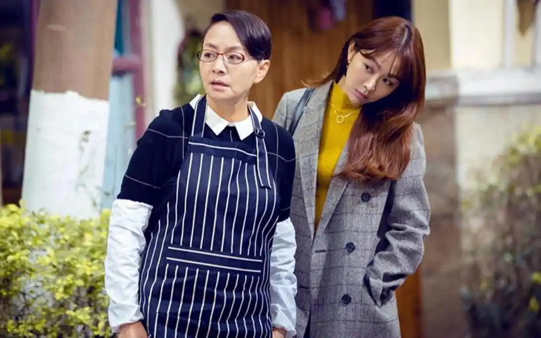 宋丹丹姜妍被网友偶遇吃火锅,俩人状态轻松,原来还有这关系