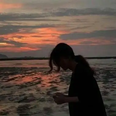 女生仰望天空的头像 高清好看女生抬头仰望的唯美图片头像