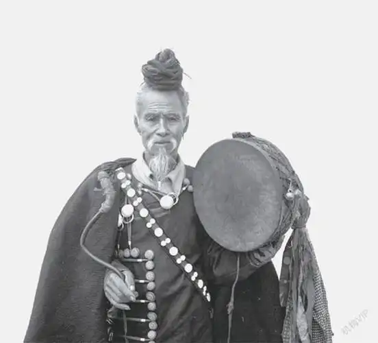 彝族传统社会中的苏尼以凉山州美姑县为中心