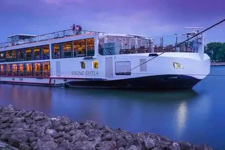 【出国好资讯】分享关于2019维京内河游轮招聘之边工作边旅游-泛德