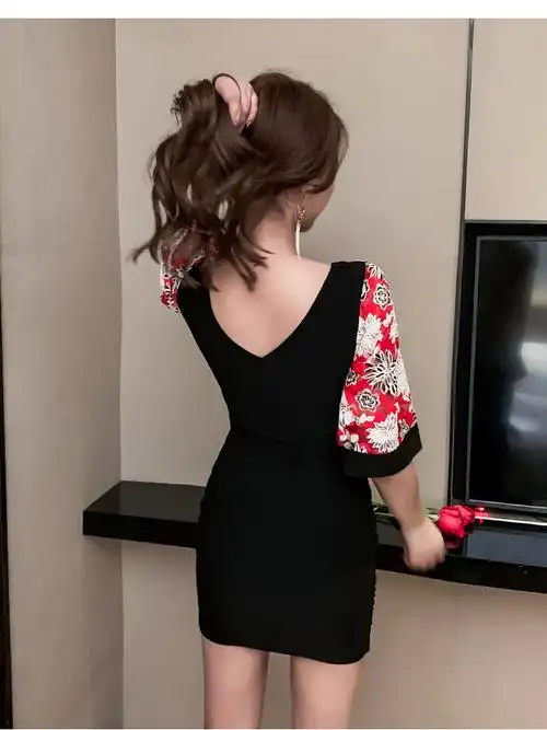 鸿星尔克夏季网红印花性感女装露胸深v夜场服装女低胸连衣裙夜店蹦迪