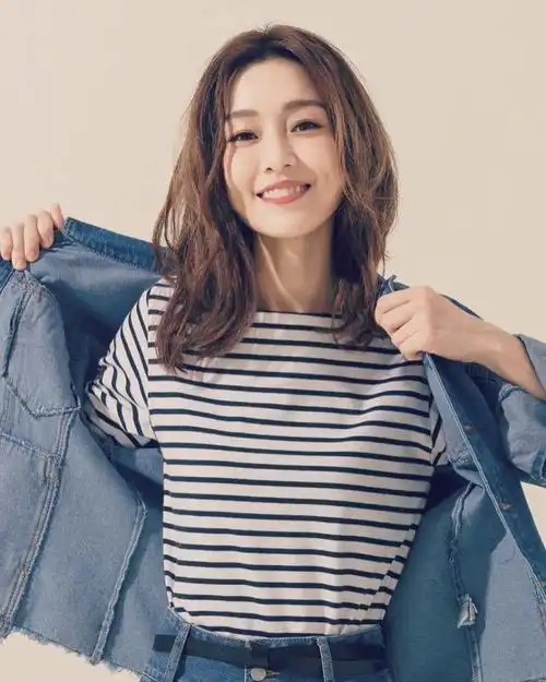 范玮琪:身材高挑,尽显女人味十足!