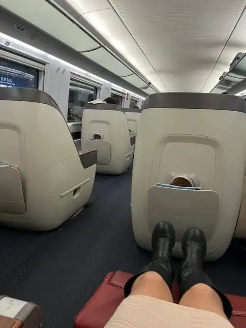 高铁08坐商务座