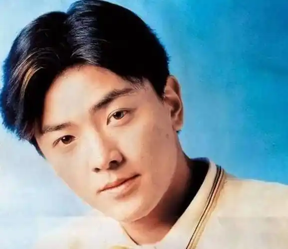 回归10位香港男明星年轻帅照颜值吊打如今小鲜肉