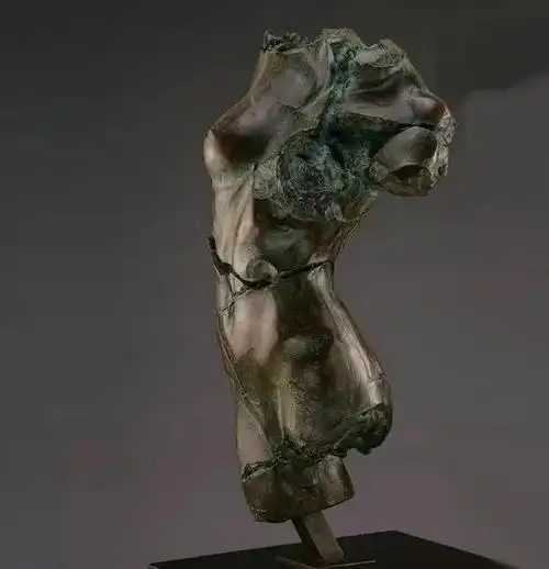 布莱克61沃德——残缺更是一种美的雕塑(组图)