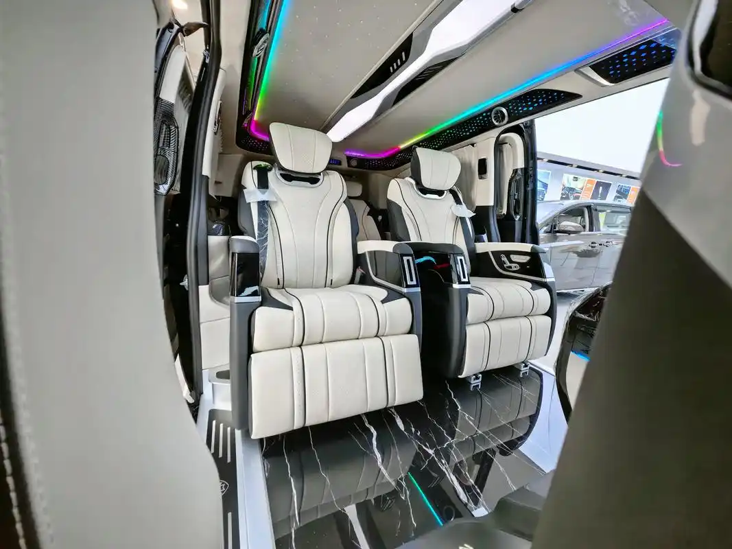 杭州粉丝 奔驰威霆全车升级#商务车改装 #把您的爱车打造的与 - 抖音