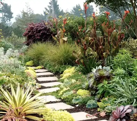 40个家庭园林景观设计,让花卉植物在户外发挥最大的潜能