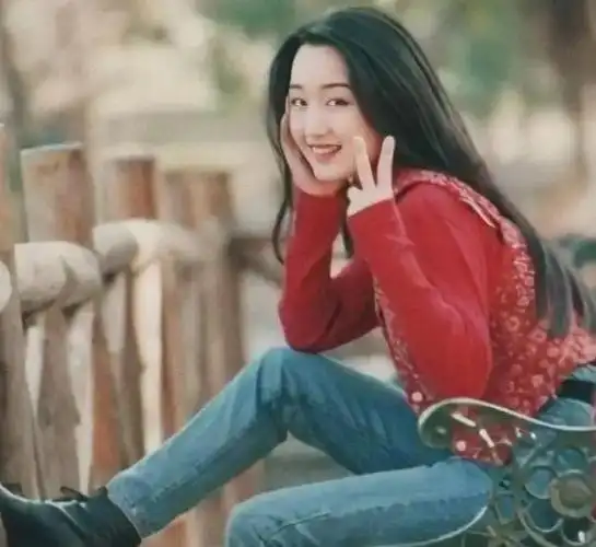 纪实玉女之称的杨钰莹身材火辣有魅力唯独身高不完美