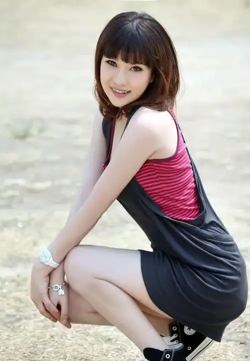 侯耀文的妻子袁茵照片(她是侯耀文的二婚娇妻,红杏出墙爱上徒侄,被独