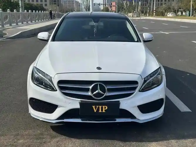 2018款奔驰c200 l成就特别版2.0t 配置多功能方向盘 双电动座椅90