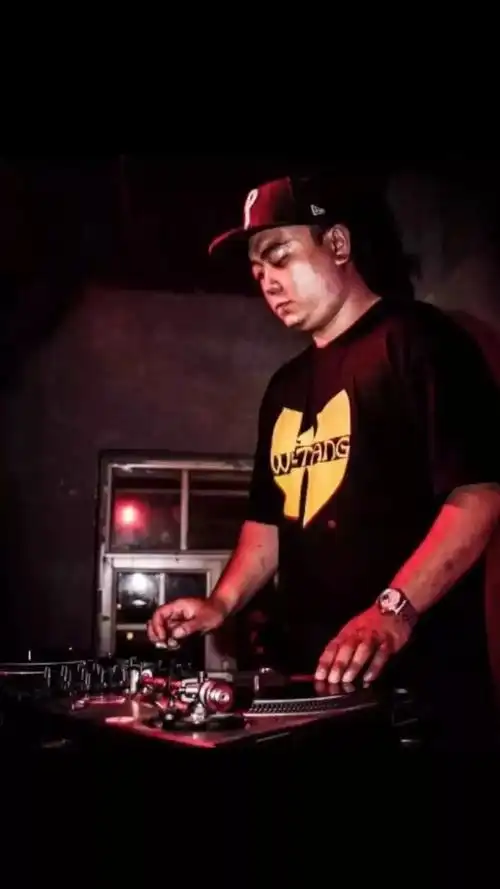 黄硕n-bomb/丹镇北京 《抢回街头》【天津】